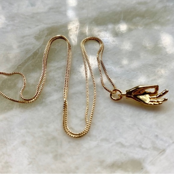 22K Gold Om Hand Necklace - Picture 6 of 11